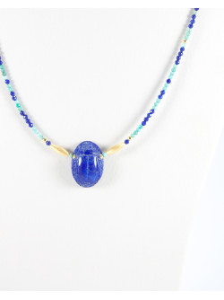 Collier en Lapis Lazuli et Turquoise, scarabée en Lapis Lazuli. Sanùk création, Bayonne.