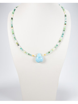 Collier Jade, Turquoise, Perle d'eau douce, Préhnite, Grenat grossulaire, pendentif en Larimar. Sanuk Création, Bayonne