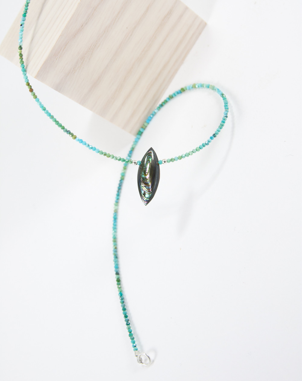 Collier en Turquoise, pendentif en Nacre de Paua, créateurs Français, Sanùk Création, Bayonne