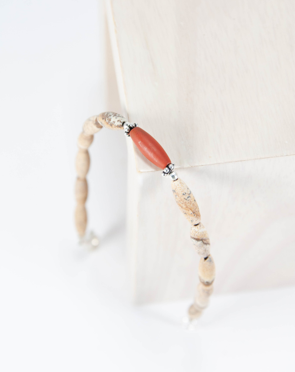 Bracelet en Jaspe Paysage et Jaspe Rouge, câble d'acier gainé, Sanùk Création, Créateurs Bijoutiers Pays Basque
