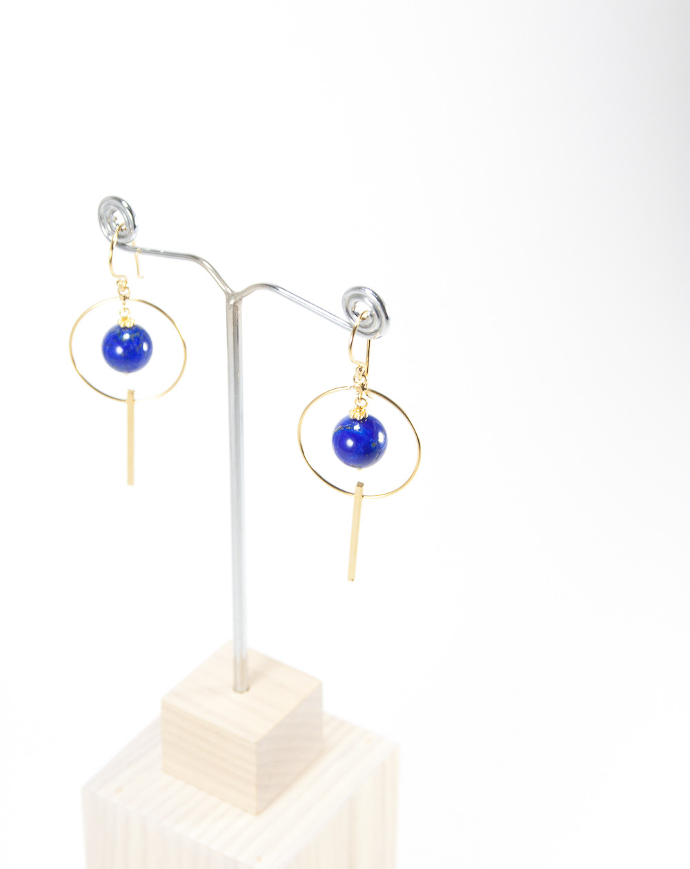 Boucles d'oreille créole en Lapis Lazuli, plaqué or, Sanuk Création, Bayonne