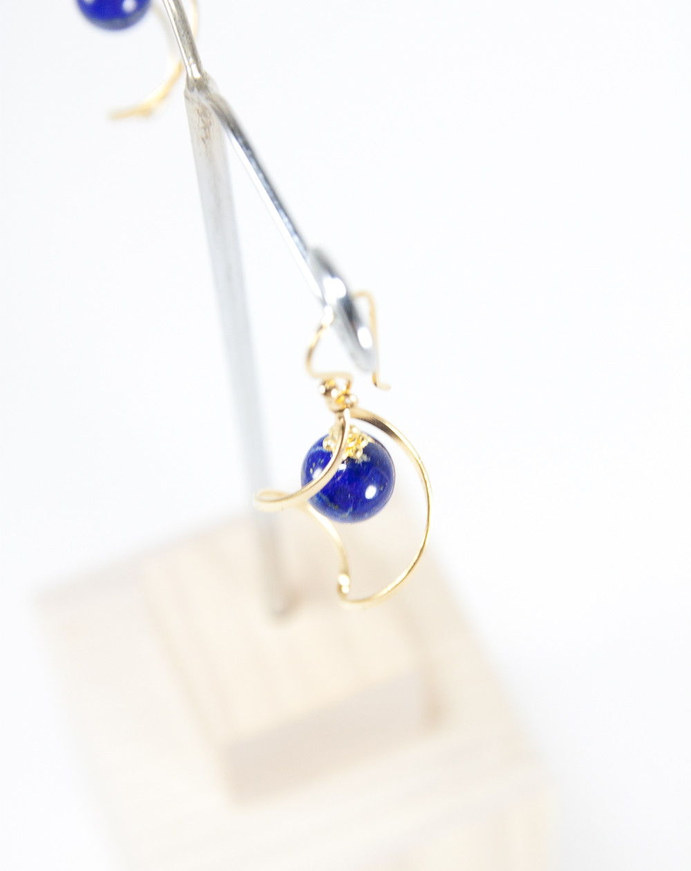 Boucles d'oreilles vrille argent plaqué or, Lapis Lazuli, Sanuk création, Bayonne