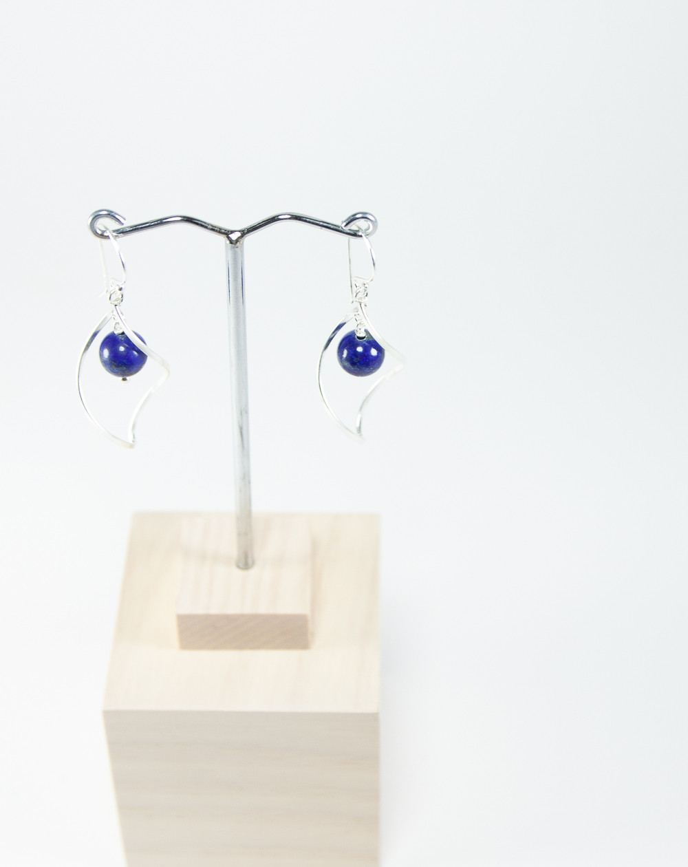 Boucles d'oreilles vrille en Lapis lazuli