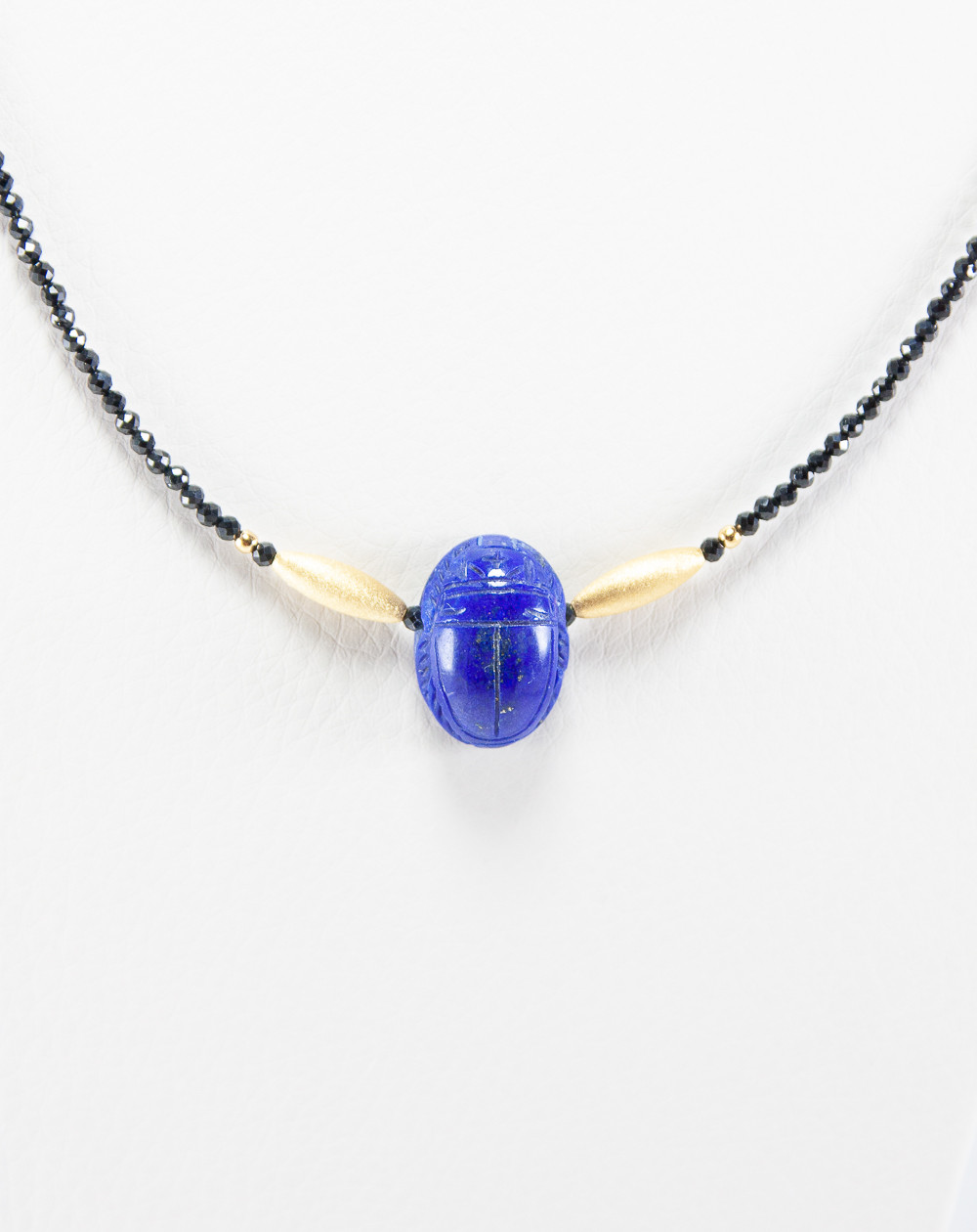 Collier Spinelle scarabée Lapis Lazuli, collection Khépri, Sanuk Création
