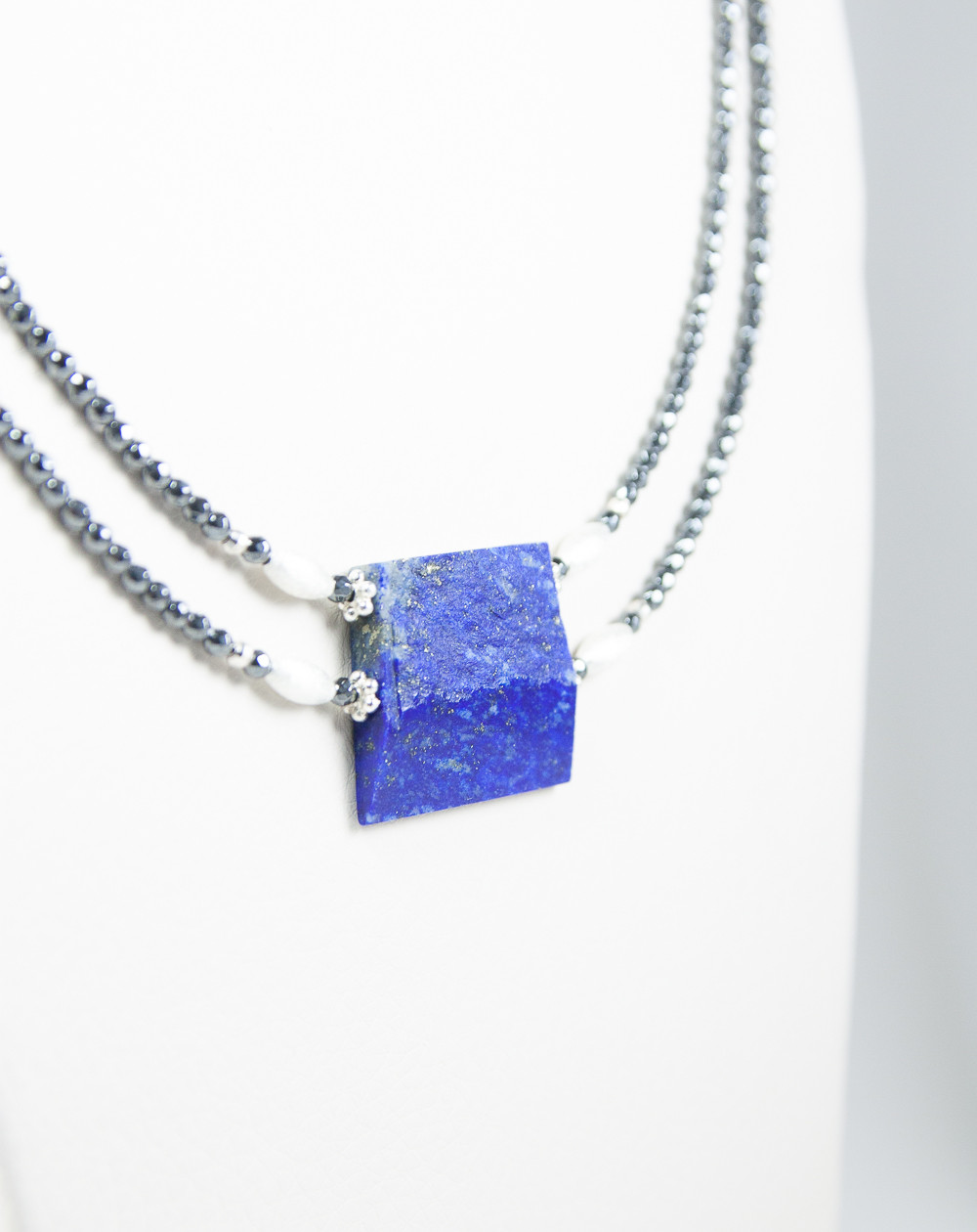 Collier double en Hématite et Lapis Lapis Lazuli, Sanuk Création. Créateurs Français