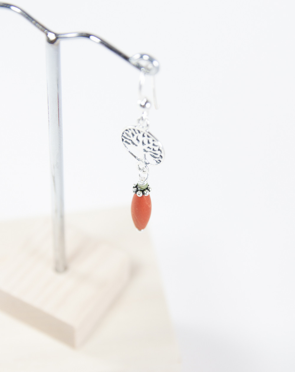 Boucles d'oreille petit Arbre de vie Jaspe rouge, Collection Kimua. Sanuk Création