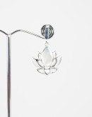 Boucles d'oreilles fleur de Lotus Nacre, Collection Dokbua, Sanuk Création